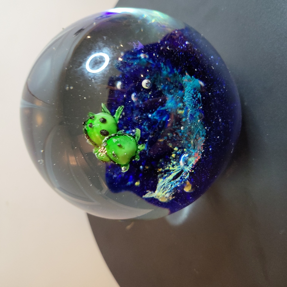 Vintage Sea Turtle Glass Paperweight 3.5" - Picture 7 of 10
